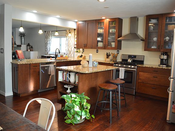 2nd image of 3225 S Eudora St #1