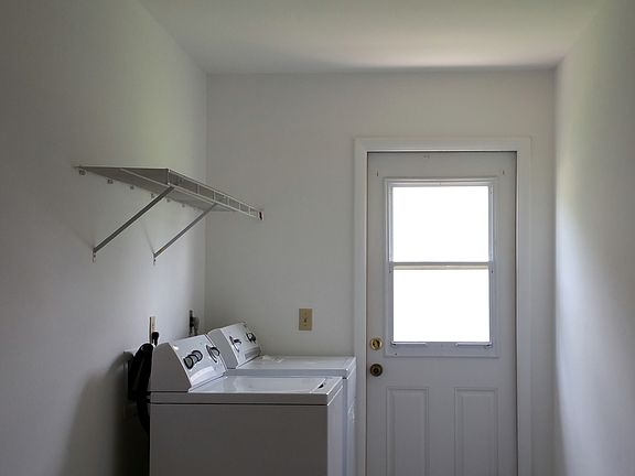 5th image of 1340 NE 1st Ter