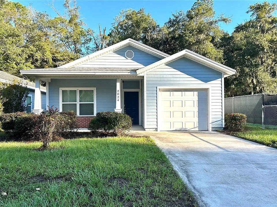 2024 NE 4th Ave