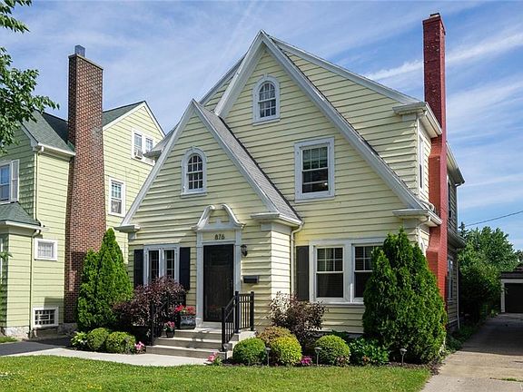 2nd image of 876 Parkside Ave