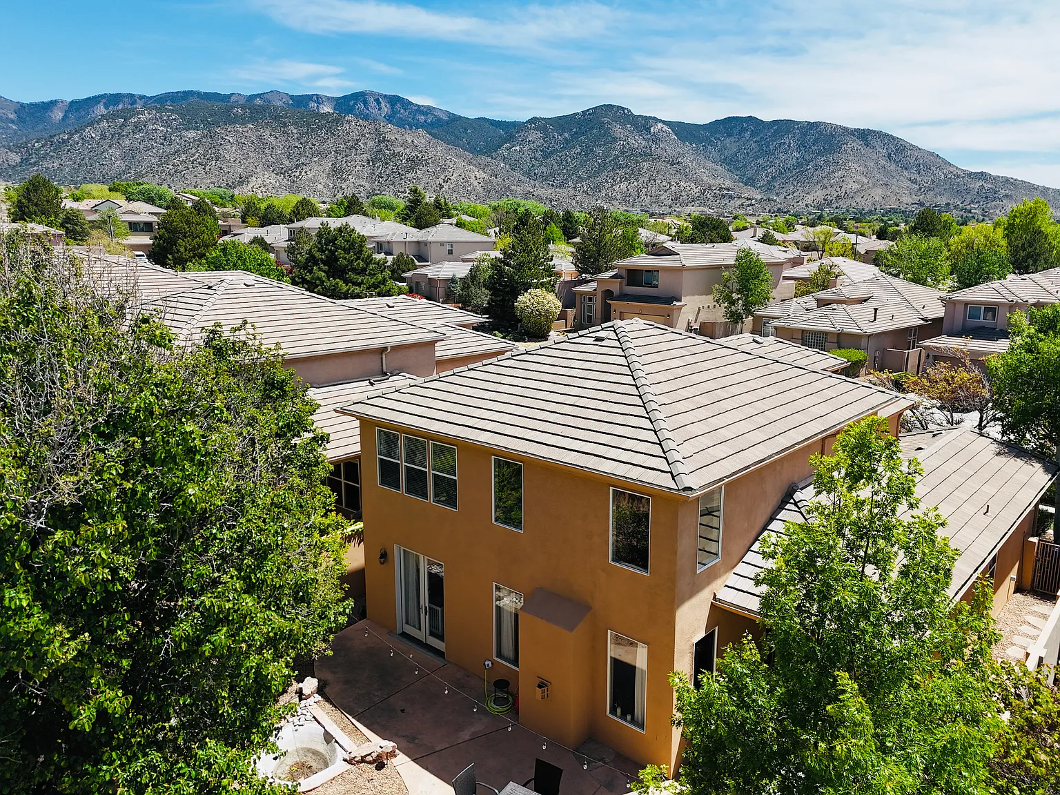 3 bed, 2.5 bath, 2366 sqft, $3,500 — Photo 4