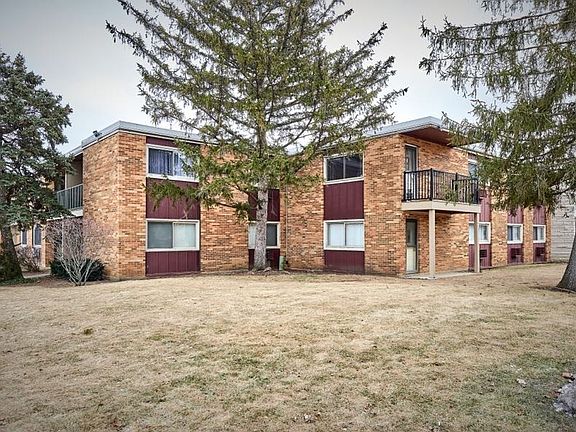 2nd image of 120 Collen Dr APT 114