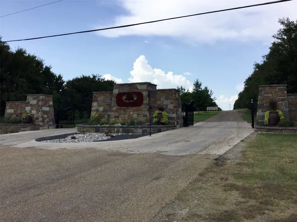 126 Oakmont Dr, Mabank, TX 75147