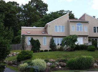 4 Mohawk Ct, Stony Pt, NY 10980