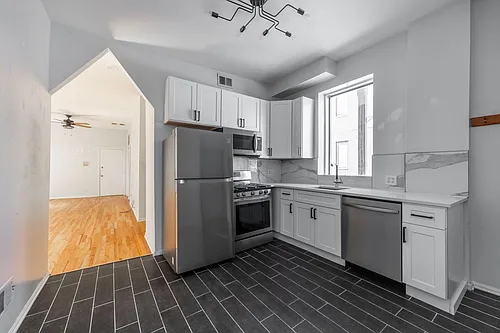 2732 W Chicago Ave #1R Photo 1