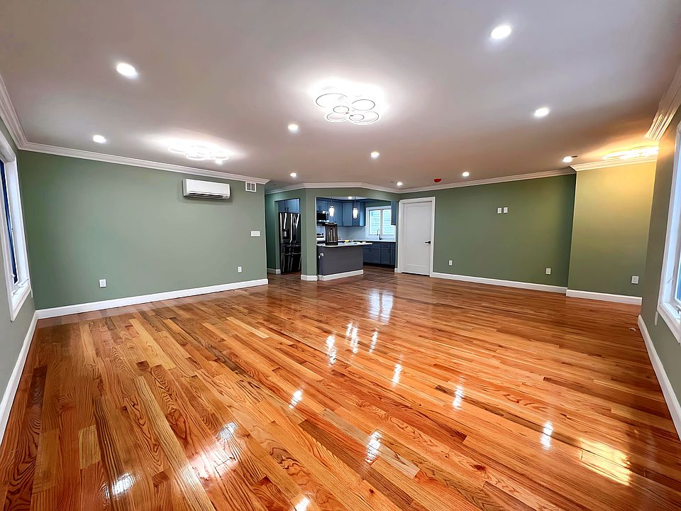 1st image of 18006 144th Ave #1