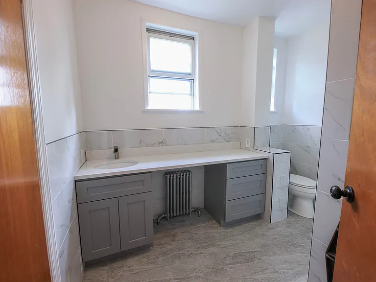 85-04 Parklane S #3 — Photo 6