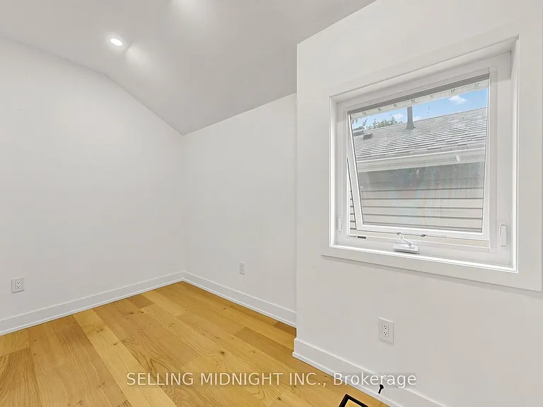 42 Guthrie Ave — Photo 33