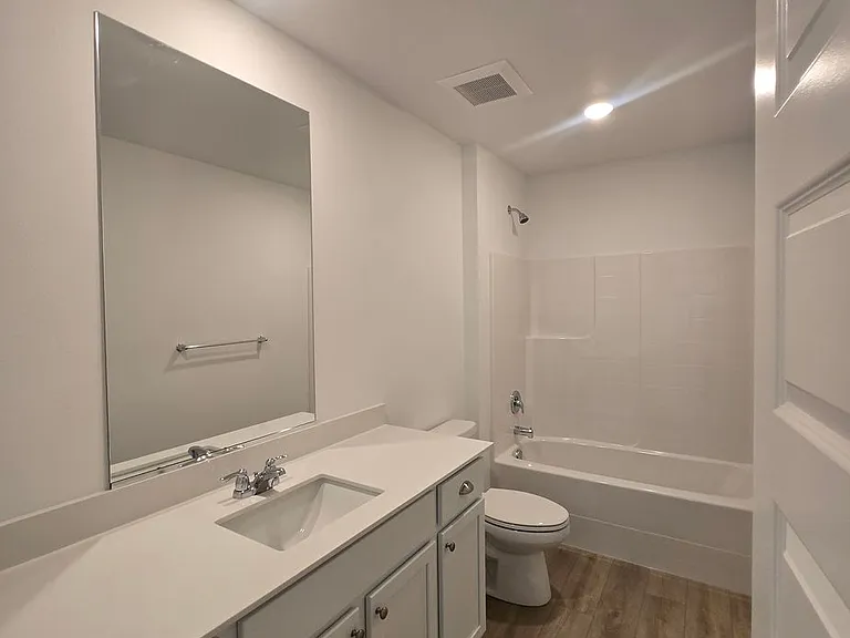 2700 Wonderland Way — Photo 29