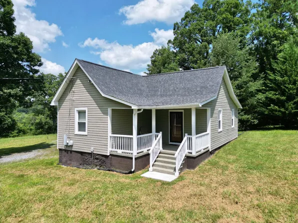 23 Miles Ln, Evington, VA 24550