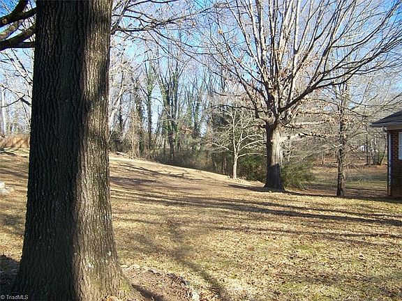 3rd image of 167 Central Dr