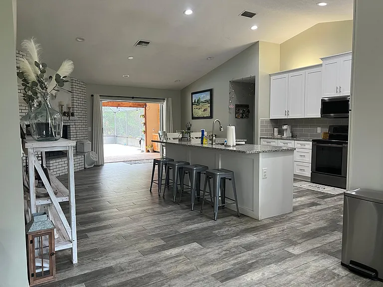 775 Howard St — Photo 9