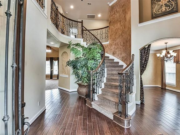 3rd image of 18303 Saxon Creek Dr