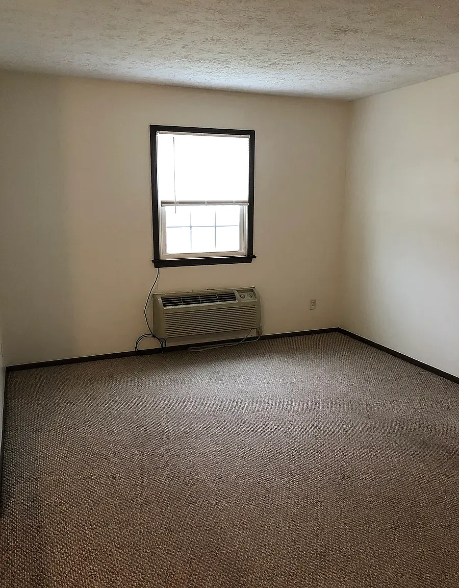 2 bed, 1.5 bath, $975 — Photo 4
