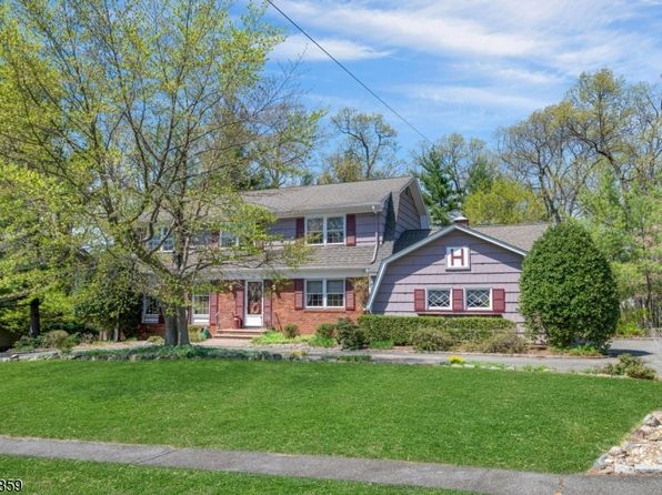 8 Twin Brook Rd, West Caldwell Twp., NJ 07006