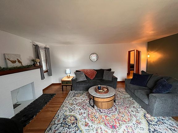 3rd image of 7905 Plainfield Rd