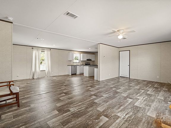 3rd image of 618 1st St