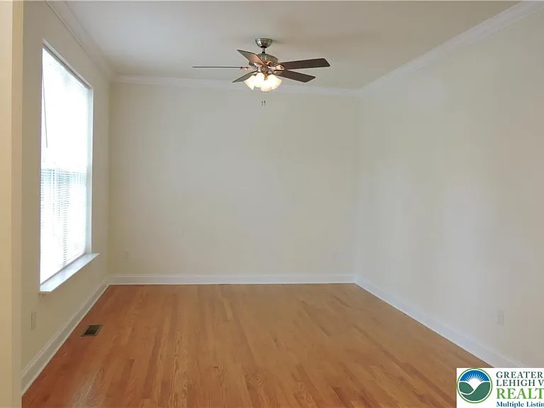 107 Highlands Blvd — Photo 5