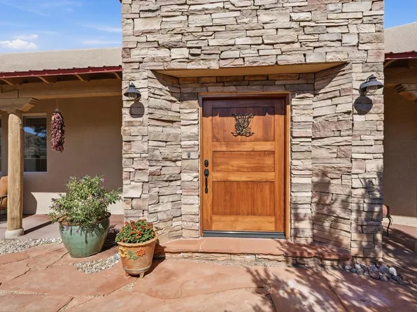 10 Las Brisas Ln, Placitas, NM 87043