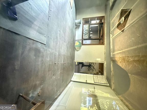 4th image of 81 Coleman St