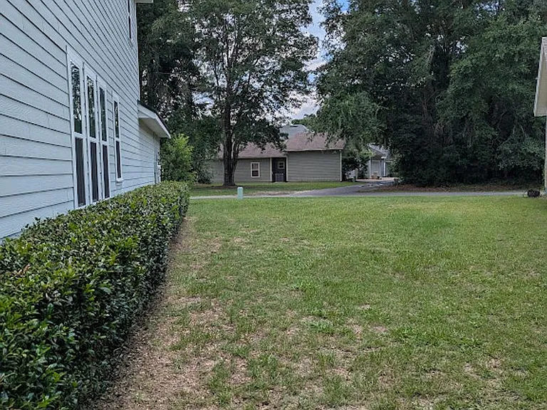 2365 NW 33rd Pl — Photo 31