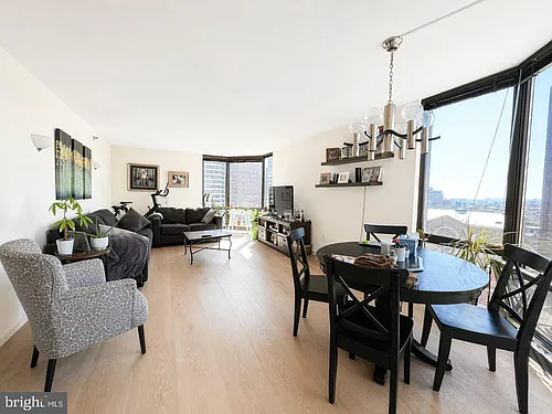 2020 Walnut St #14E Photo 1