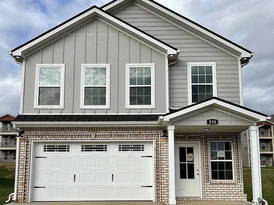 1st image of 828 Lillian Grace Dr