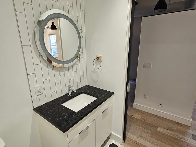 319 Broadway N #304 — Photo 11