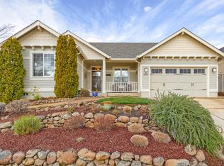 3851 Calle Vista Dr, Medford, OR 97504