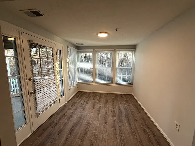 Belle Dora Ct — Photo 6