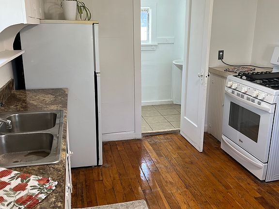 3rd image of 809 S Fancher Ave #8