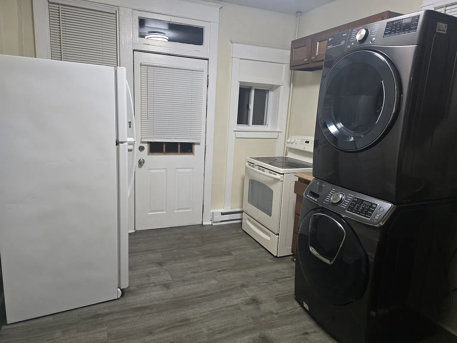 301 Summit Avenue — Photo 1