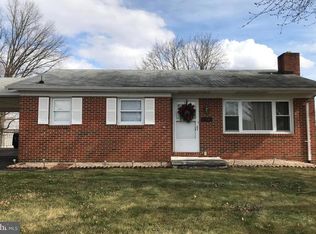 13549 Paradise Dr, Hagerstown, MD 21742