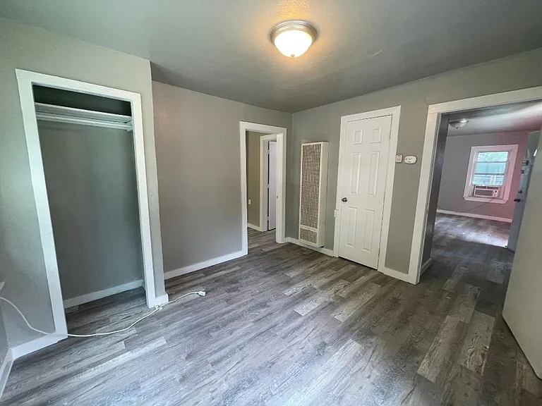 623 E Acres St — Photo 9