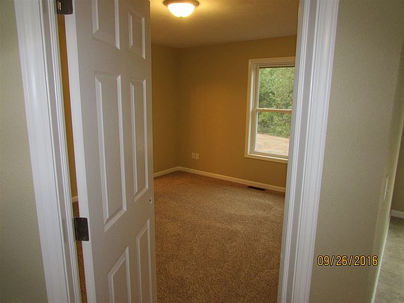 5th image of 527 Alfalfa St