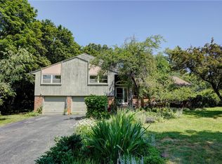 315 Dunrovin Ln, Rochester, NY 14618