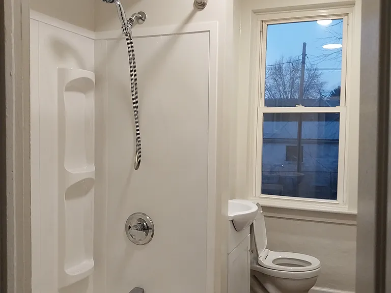 817 Wilson St — Photo 8