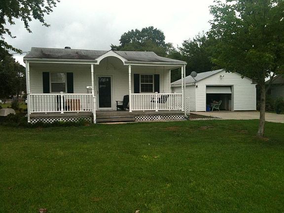3rd image of 117 Sykes Ave