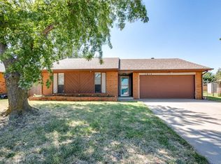 1014 W Ridgecrest Way, Mustang, OK 73064