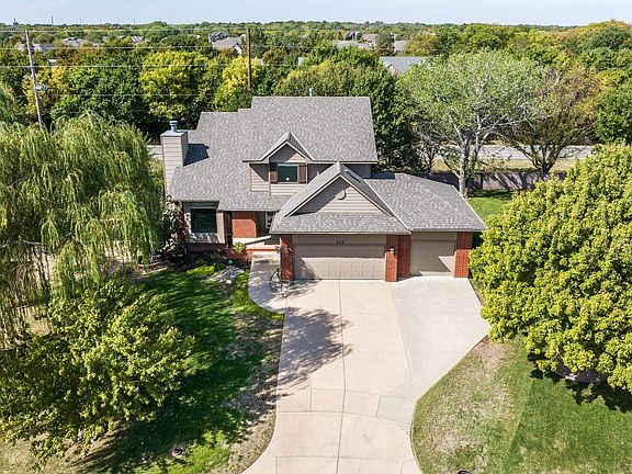 2nd image of 223 Cypress Ct