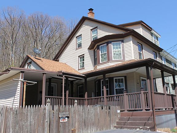 2nd image of 9 Woodland Park