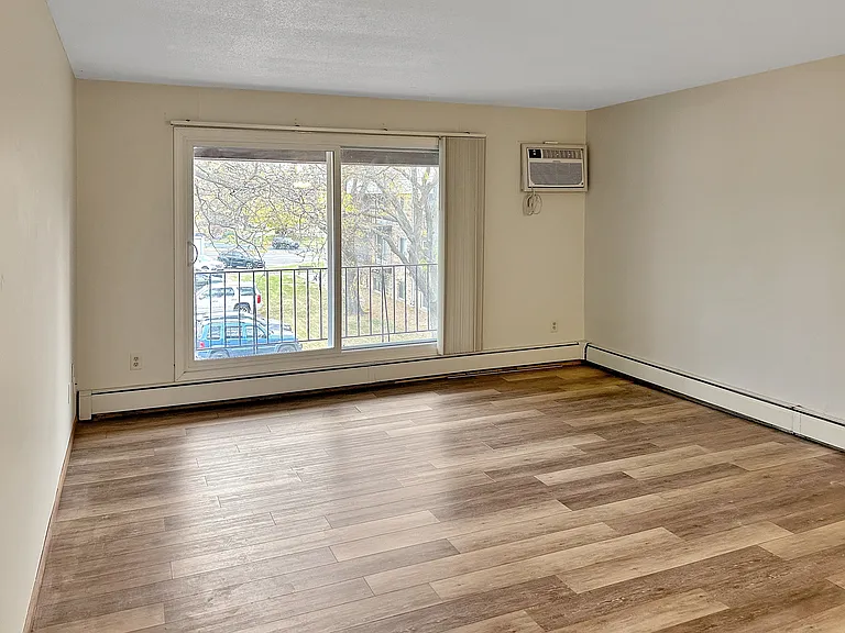 Tradewinds Apartments — Photo 25