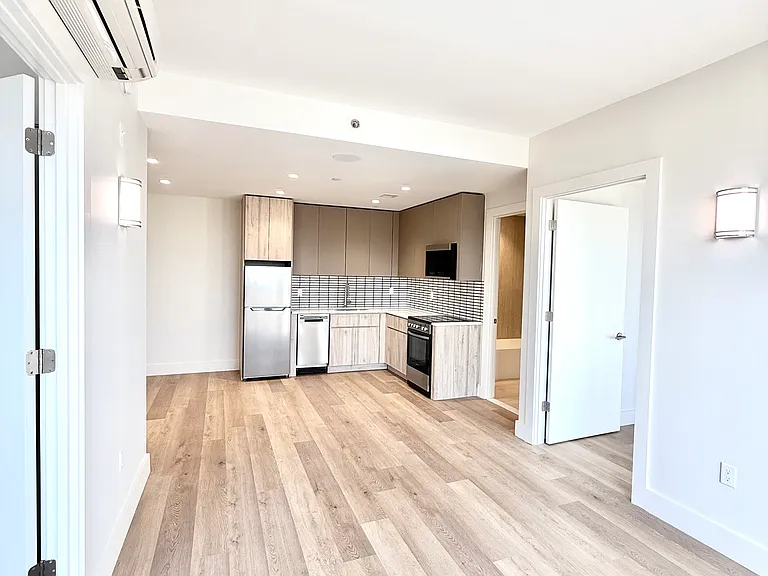 91 Bruckner Blvd #710 — Photo 11
