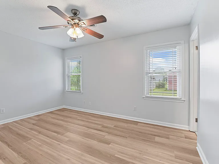 111 Lori Streetprattville — Photo 21