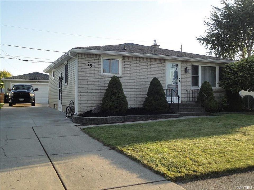 1st image of 75 Castlewood Dr