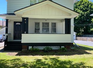 75 Elwell Dr, Rochester, NY 14618