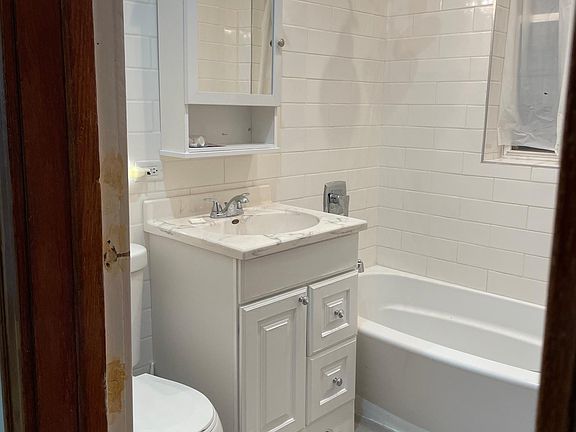 5th image of 3330 W Evergreen Ave #1