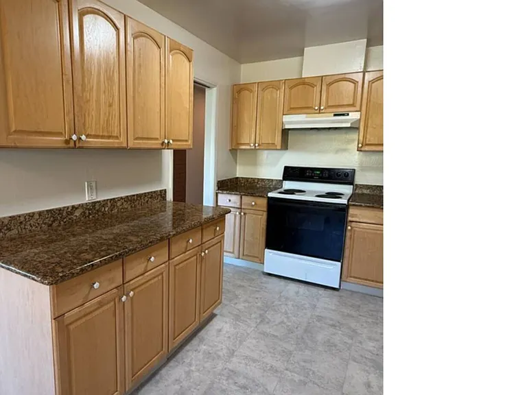8 Davis Dr #B — Photo 6