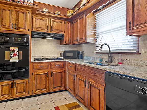 3rd image of 273 N Bradley Dr