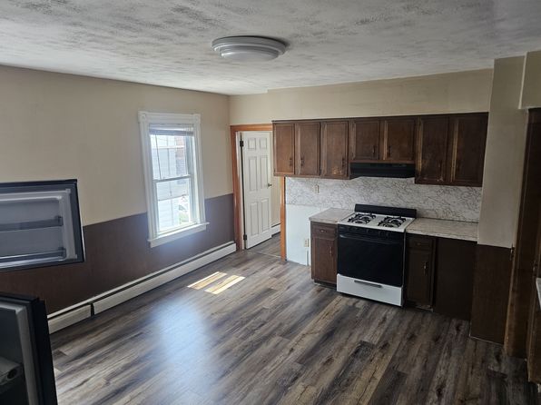 257 Oak St APT 2
